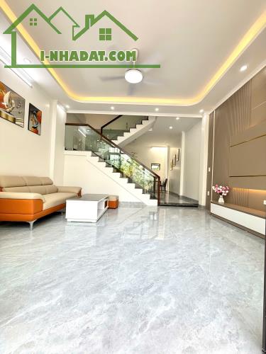 Bán nhà 4 tầng xây mới độc lập phố Khúc Hạo