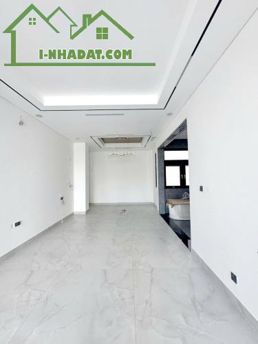Biệt thự mặt tiền trung tâm Quận 7 – Ngang 12m – Gần Lotte Mart - 2