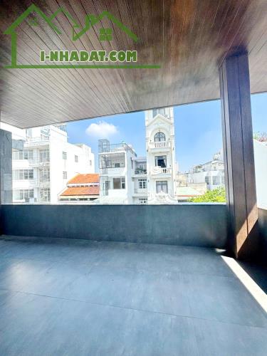Biệt thự mặt tiền trung tâm Quận 7 – Ngang 12m – Gần Lotte Mart - 4