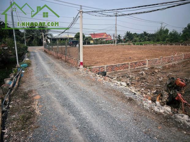 Bán đất 2 mặt tiền ĐT 816 xã Thạnh Hòa , Bến Lức dt 1351m2 đất vườn giá 2,8 tỷ - 3