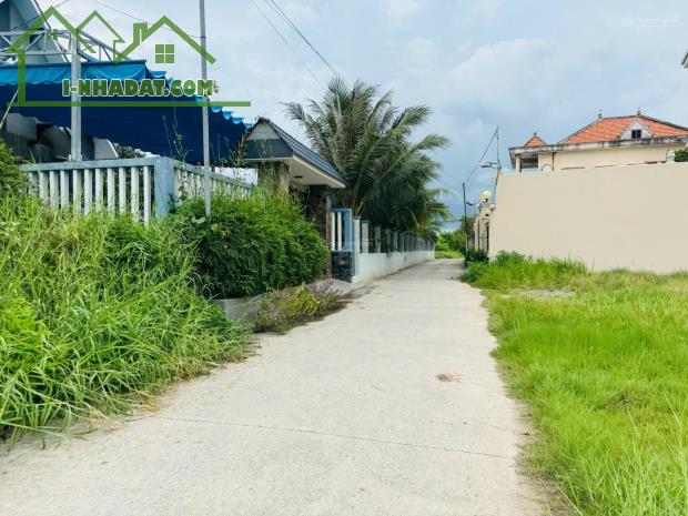 CHÍNH CHỦ HẠ GIÁ, BÁN GẤP ĐẤT DIỆN TÍCH LỚN GẦN TRỤ SỞ HÀNH CHÍNH XÃ ĐỨC HOÀ ĐÔNG, CHỈ