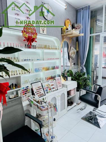 cần sang gấp mặt bằng vị trí siêu đẹp - 1
