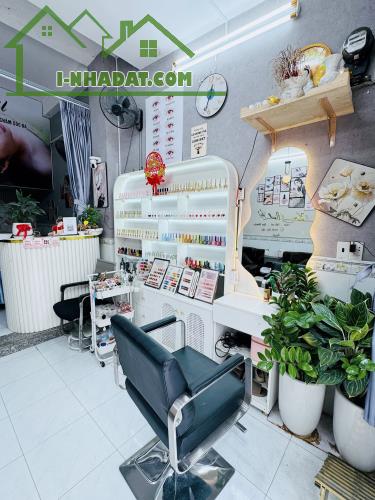 cần sang gấp mặt bằng vị trí siêu đẹp - 2