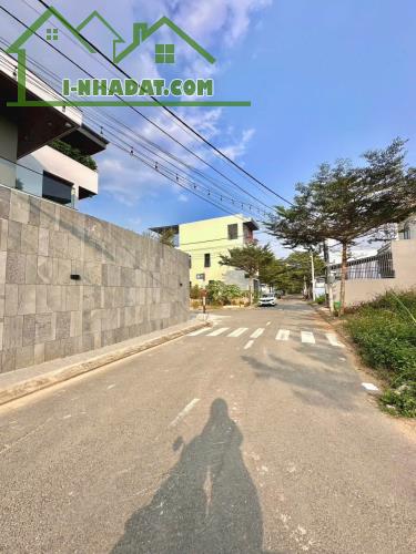 BUNG 10 LÔ LIỀN KỀ SỔ RIÊNG NGAY SÂN BAY BIÊN HÒA CHỈ 500TR SANG TÊN - 1