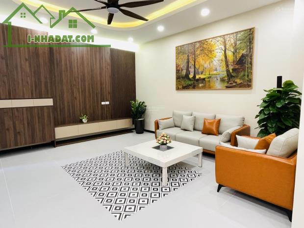 BÁN GẤP NHÀ ĐẸP HÀ ĐÔNG – 3 MẶT THOÁNG VĨNH VIỄN – Ở CÓ LỘC