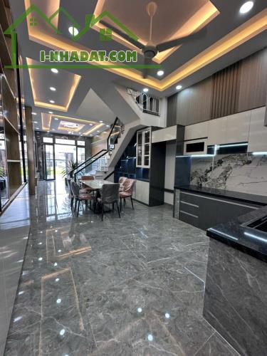 Chủ ngộp cần bán gấp nhà mặt tiền rạch kiến - 3