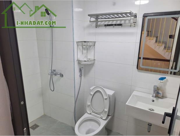 Cho thuê nguyên tầng 3, Dt 25m2, Giá tốt, gần bến xe - ga Giáp Bát, Hoàng Mai, 0915368895 - 1