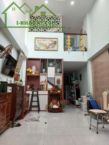 BÁN NHÀ PHƯỜNG BÌNH HƯNG HÒA - QUẬN BÌNH TÂN Kết cấu: 3lầu  Giá bán: 5 tỷ 1(thương lượng)