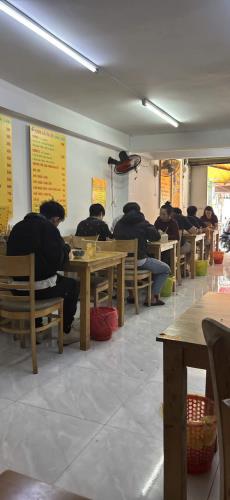 SANG NHƯỢNG QUÁN PHỞ + CƠM – VÀO LÀ KINH DOANH NGAY  Địa chỉ: 139 Tân Cảng, Bình Thạnh, - 4