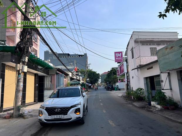Bán Căn Hộ Dịch Vụ Mặt Tiền Đường 160 Lã Xuân Oai, Tăng Nhơn Phú A, Quận 9