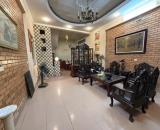 Bán nhà phố Chùa Láng, Đống Đa, cực gần phố, ô tô 7 chỗ vào nhà