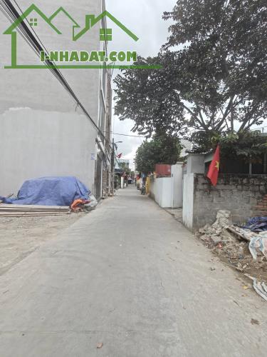 căn nhà 3 tầng - Xây độc lập - Mặt ngõ thông 4m - Ngay gần ngã tư Đông Lãm - Đa Phúc - 3