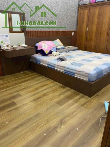Siêu phẩm tầng nhà 1.5 tầng 2 mặt đường tại trực cát ( vĩnh niệm lê chân)