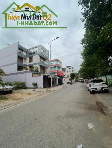 NHÀ 4 TẦNG KHU PHÂN LÔ LÊ VĂN THỊNH – 104M² – NGANG 4.95M – ĐƯỜNG 12M
