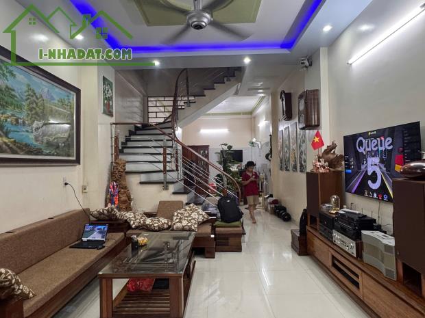 BÁN NHÀ 3 TÂNG ĐỘC LẬP LŨNG BẮC Ô TÔ ĐỖ CỬA – KHÔNG LO NGẬP LỤT – CHỈ 4.2 TỶ!