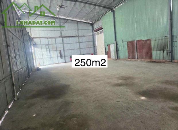Cho thuê kho xưởng 250m2 Vườn Lài, An Phú Đông Quận 12 - 1