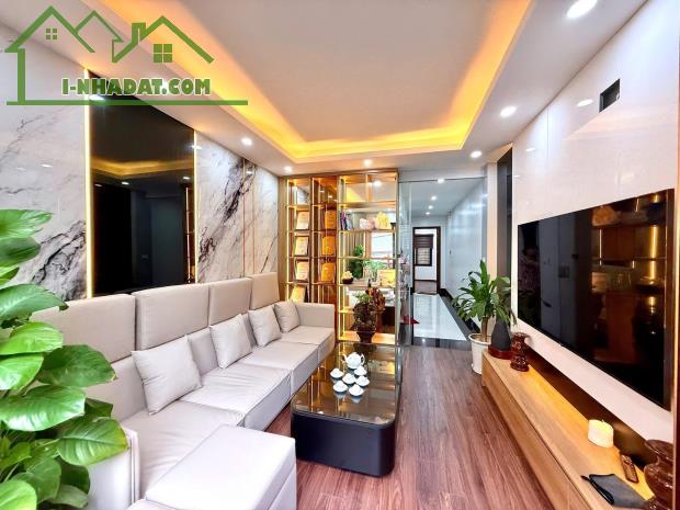 Nguyễn Chính, diện tích 48/50m, 5tầng. MT 3.5m. Giá 17 tỷ Hoàng Mai - 2