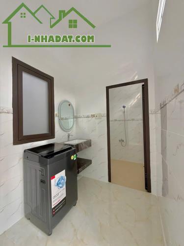 Nhà mới xây dựng hẻm xe hơi đối diện Quảng Trường Tp Mỹ Tho