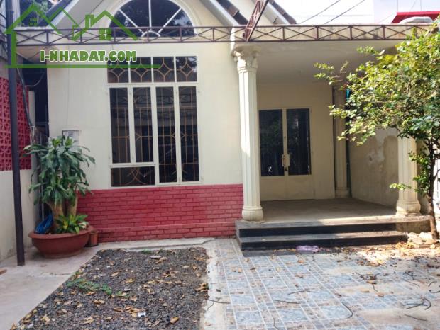 BÁN ĐẤT THỔ CƯ TRUNG TÂM TP. BUÔN MA THUỘT – MẶT TIỀN ĐƯỜNG HOÀNG DIỆU – CÓ SẴN NHÀ 1