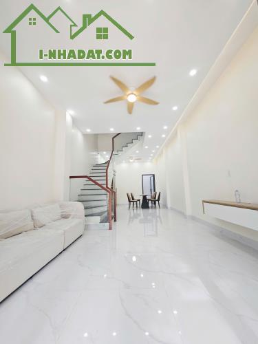 💥💥 NHÀ PHỐ MỚI 3 TẦNG - HOÀN CÔNG 📐 53 M² (4x13.5) - 4 PHÒNG NGỦ 🚗 ĐƯỜNG 8 M CÓ VỈA HÈ