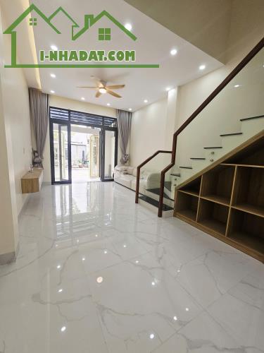 💥💥 NHÀ PHỐ MỚI 3 TẦNG - HOÀN CÔNG 📐 53 M² (4x13.5) - 4 PHÒNG NGỦ 🚗 ĐƯỜNG 8 M CÓ VỈA HÈ - 1
