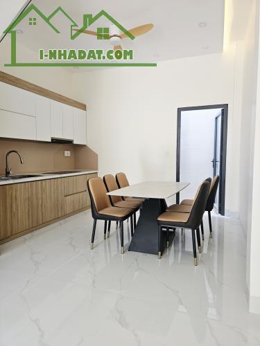 💥💥 NHÀ PHỐ MỚI 3 TẦNG - HOÀN CÔNG 📐 53 M² (4x13.5) - 4 PHÒNG NGỦ 🚗 ĐƯỜNG 8 M CÓ VỈA HÈ - 2