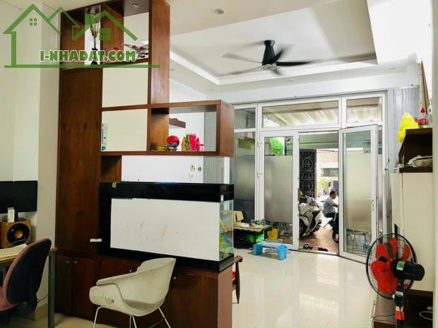 CHO THUÊ NHÀ NGUYÊN CĂN MẶT TIỀN – VỊ TRÍ KINH DOANH TỐT - 2
