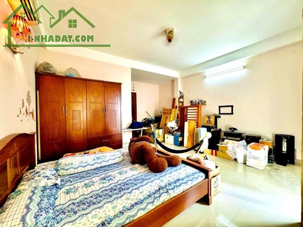 Rẻ nhất Phú Nhuận Huỳnh Văn Bánh P.11 ngang 5 nở 5.8m 80m2 4 tầng giá 11.5 tỷ - 2
