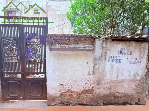 Mảnh đất 50m2, mặt tiền: 4m phố Bồ Đề, cạnh trường học