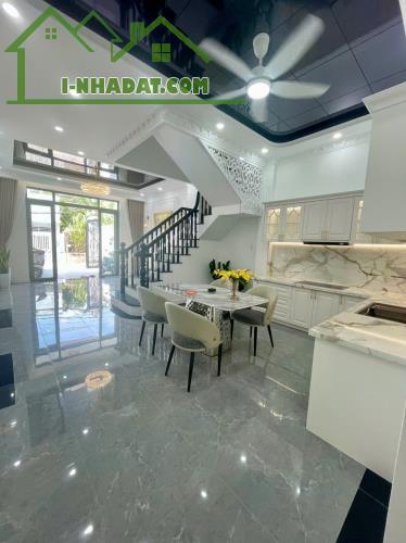 Nhà mới 1 trệt 2 lầu diện tích đẹp 5x20 hẻm xe hơi trung tâm P5, TP Mỹ Tho - 2