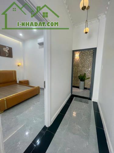 Nhà mới 1 trệt 2 lầu diện tích đẹp 5x20 hẻm xe hơi trung tâm P5, TP Mỹ Tho - 1