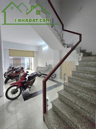 Gấp bán nhà Thủ Đức, 4 tầng, giá 9.1 tỷ, dt 86m2, gần MT Man Thiện. - 2