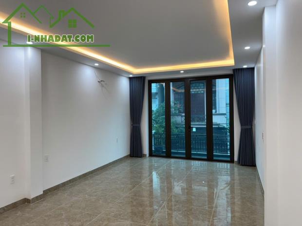 Bán nhà 5 tầng siêu đẹp mặt đường Đình Đông - 3