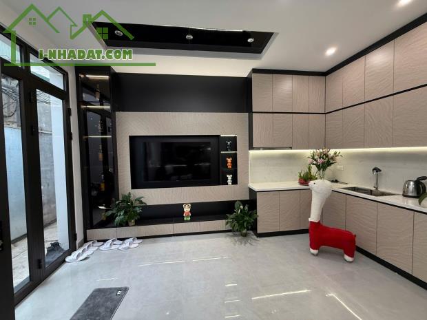 NHÀ GỐC ĐỀ - MINH KHAI 24m 4 tầng mới keng 6.98 tỷ - 2