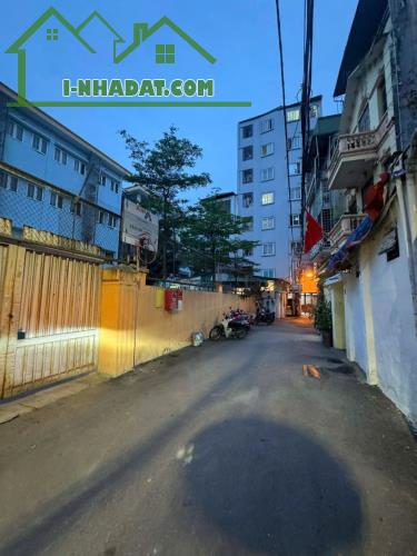 Bán Nhà Phố Chính Kinh - Ngõ Ô Tô Vào Nhà - 1