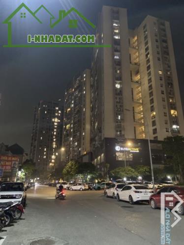 Bán chung cư Berriver 390 Nguyễn Văn Cử Long Biên 71 mét 2 ngủ, 2 vs , sổ đỏ chính chủ