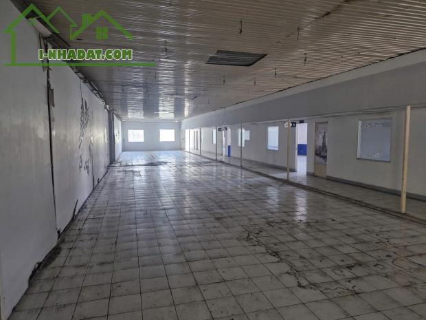 Nhà xưởng cho thuê giá tốt 1800m2 Tân Thới Nhất 8 Quận 12 - 1
