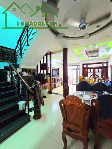 NHÀ ĐẸP - PHƯỚC LONG B - 120M2 - NGANG 6M - GẤP BÁN - 3