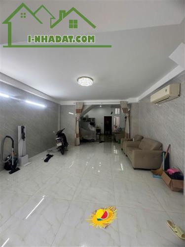 Ô tô ngủ trong nhà – Dt 122m² (5.9 x 21) x 4T – Mt Đường số 14, Bình Trưng Tây
