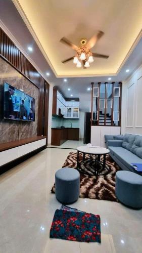 Cho thuê NHÀ ĐẸP, FULL ĐỒ, 30M RA OTO ở Hoàng Hoa Thám, Ba Đình 35M x 5T giá 15.5 triệu