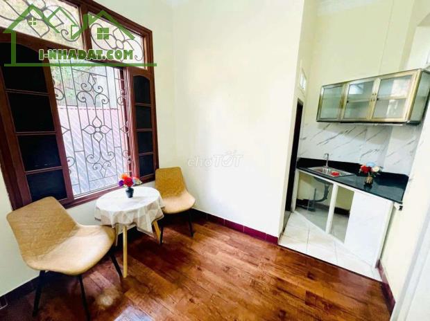 Cho thuê phòng tầng 2 full nội thất ở ngõ 392 Bạch Mai