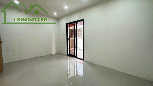 RẺ NHẤT KHU VỰC-- NHÀ ĐẸP, VỊ TRÍ ĐẸP, TT MỌI TIỆN ÍCH - 4