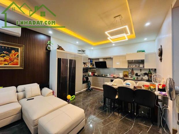 Cần bán nhà riêng 4 tầng ngõ 98 Trung Liệt Thái Hà oto đỗ cửa giá 19.5 tỷ - 2