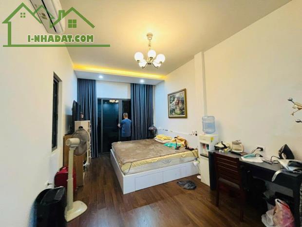 Cần bán nhà riêng 4 tầng ngõ 98 Trung Liệt Thái Hà oto đỗ cửa giá 19.5 tỷ