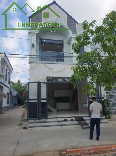 BÁN Nhà Mới 100% 1trệt 1lầu GÓC 2MẶT TIỀN LỘ Ô TÔ VI VU gần đại học FPT Cần Thơ.