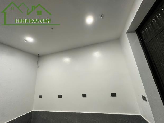 CHO THUÊ PHÒNG CCMN ĐỐI DIỆN CĐ FPT – FULL NỘI THẤT – GIÁ 3,5TR - 3