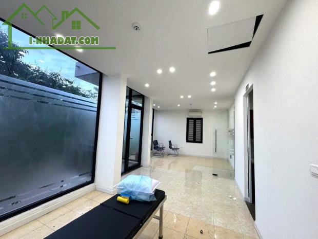 Cho thuê nhà mặt phố Nguyễn Đình Hoàn, Cầu Giấy 60M x 6T giá 38 triệu KINH DOANH TỐT
