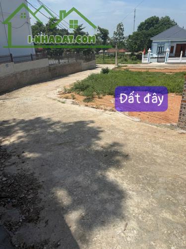 Tìm đâu ra ô đất chỉ hơn 400tr thổ cư 80 đường thông to hai ô tô tránh nhau tại Hoàng Hoa