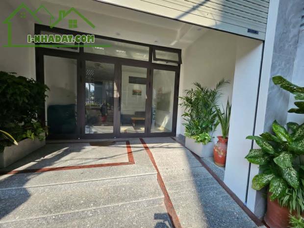 Bán gấp nhà đẹp lô góc thoáng thang máy-ô tô đổ cồng phố Xuân La 74M2 8T giá 26.2Tỷ - 1