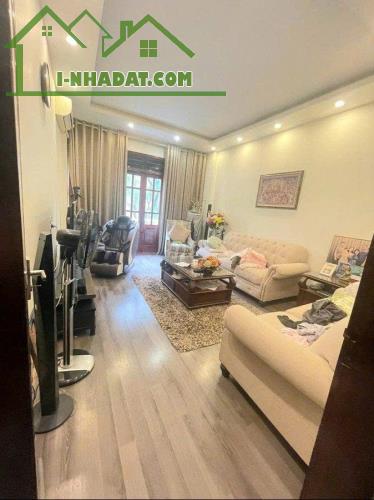 Hiếm phố Nguyễn Chánh 61m2, 5 tầng đẹp, MT4.1m vỉa hè Gara ô tô kinh doanh khu VIP